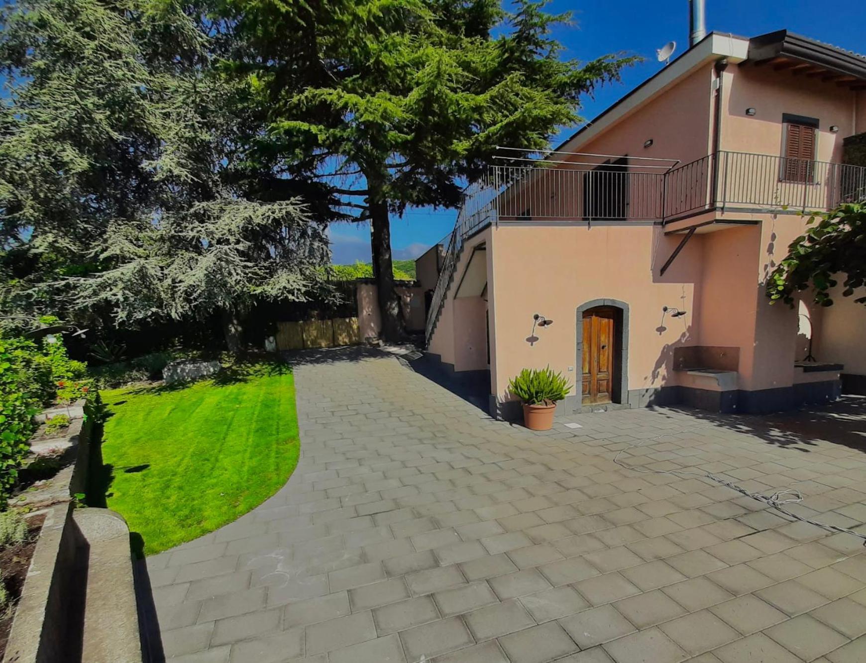 Tenuta Kiwi Dell'Etna ميلو المظهر الخارجي الصورة