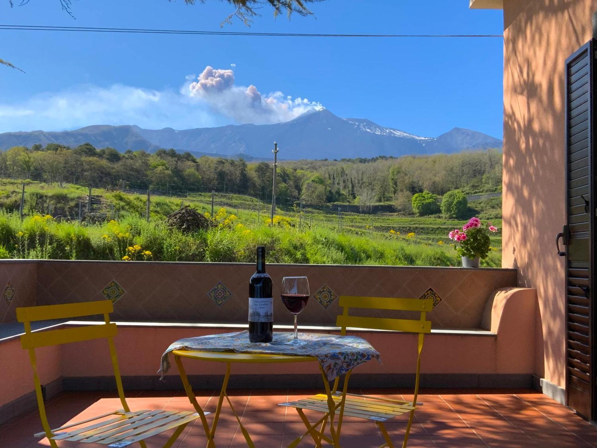 Tenuta Kiwi Dell'Etna ميلو المظهر الخارجي الصورة
